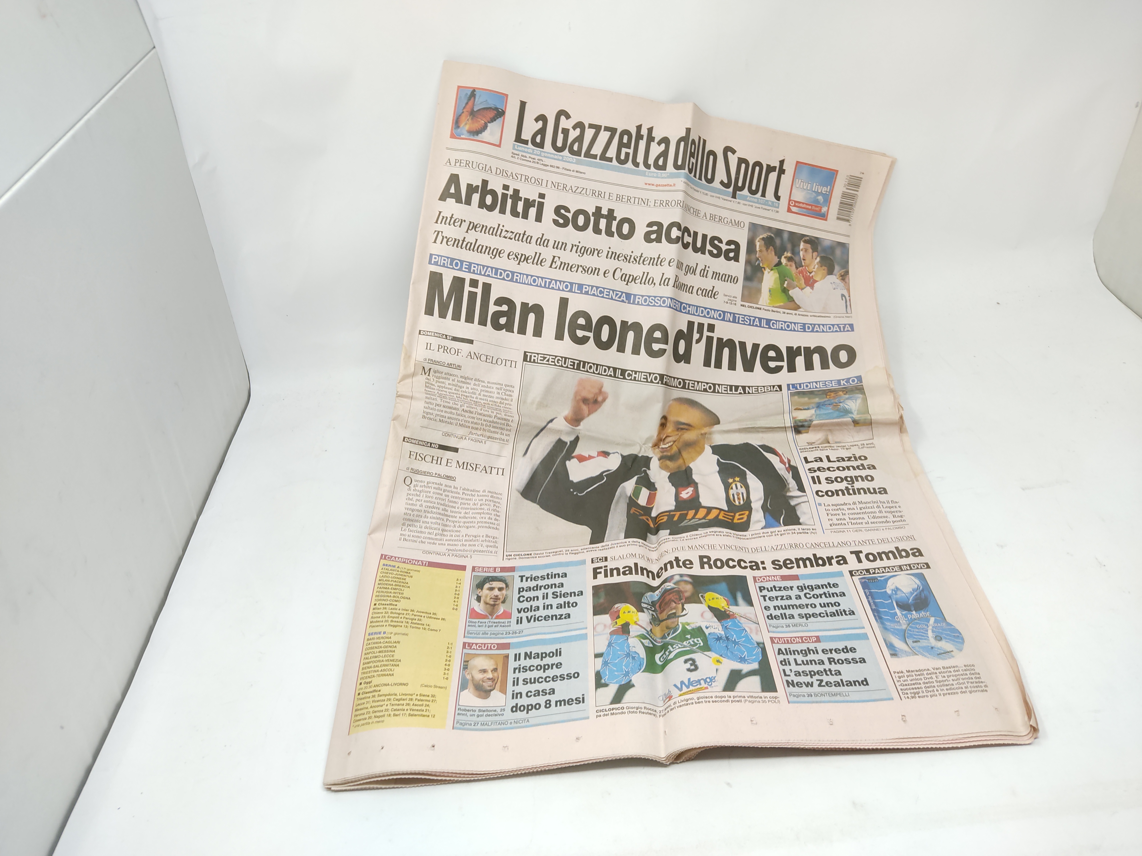 Foto 30 di 77