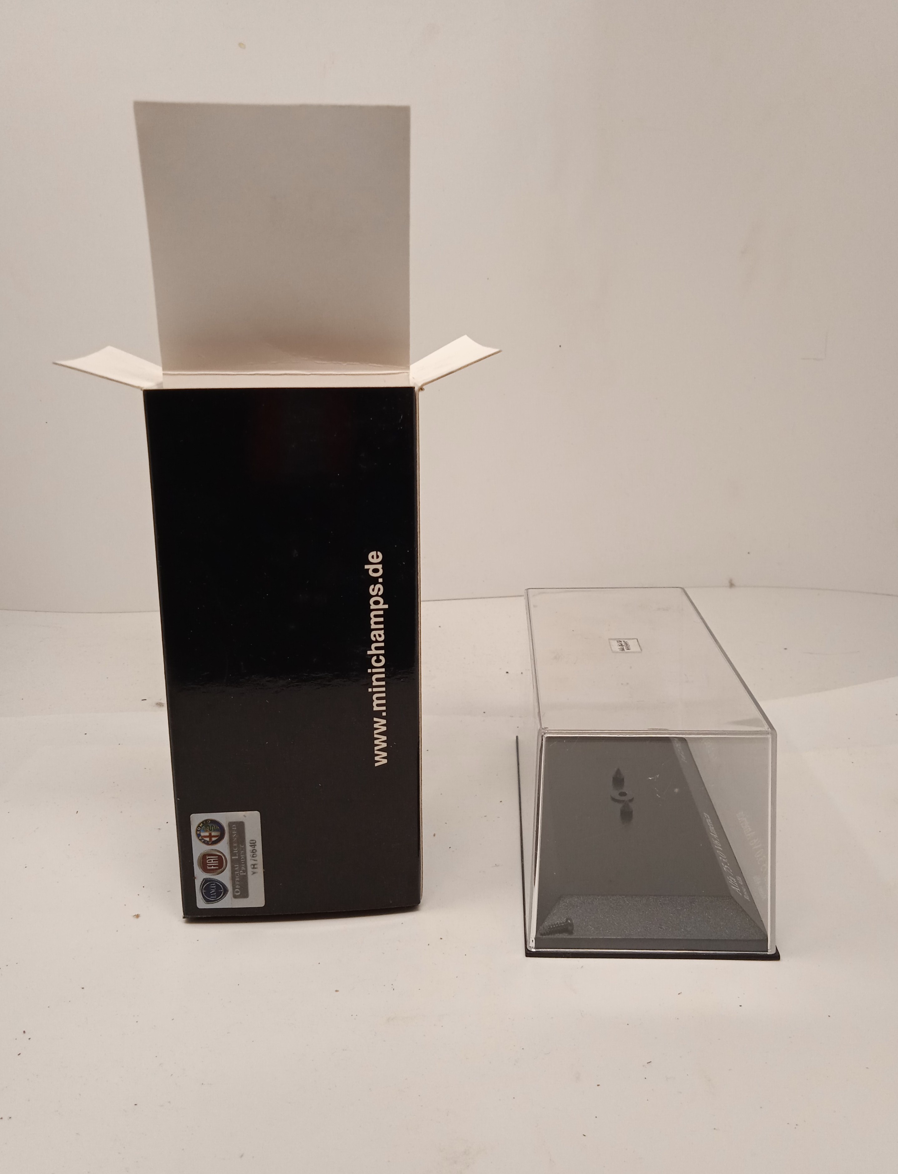 Empty Box 1:43 Scatola Vuota Originale a Scelta Vari Modelli Marca Minichamps - Foto 19 di 501